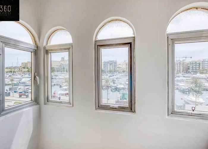 Marina View Slps 9 With Private Terrace & Bbq By 360 Estates