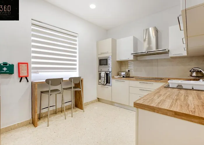 Marina View Slps 9 With Private Terrace & Bbq By 360 Estates *