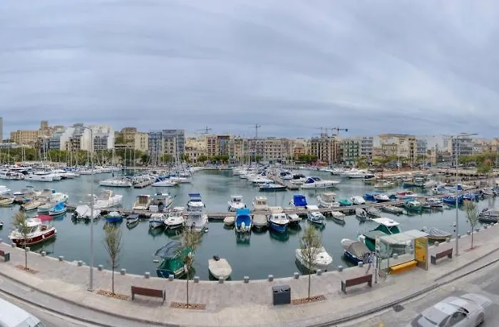 Marina View Slps 9 With Private Terrace & Bbq By 360 Estates