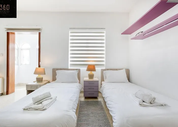 Apartment Marina View Slps 9 With Private Terrace & Bbq By 360 Estates